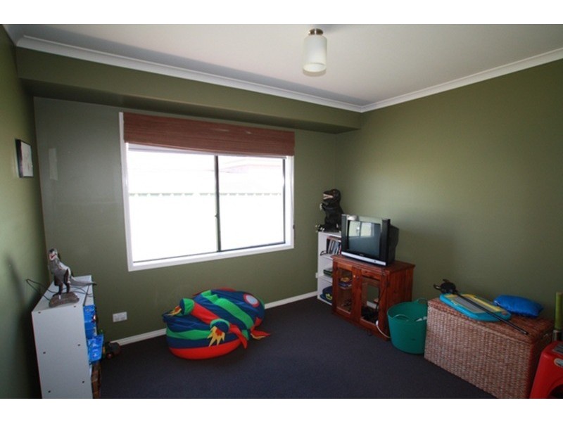 68 Carolyn  Way, Maiden Gully VIC 3551