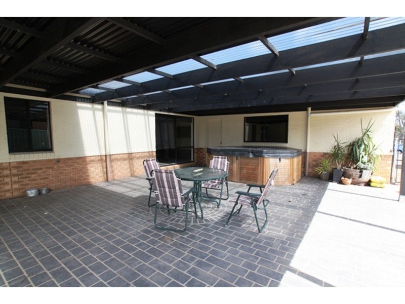 68 Carolyn  Way, Maiden Gully VIC 3551