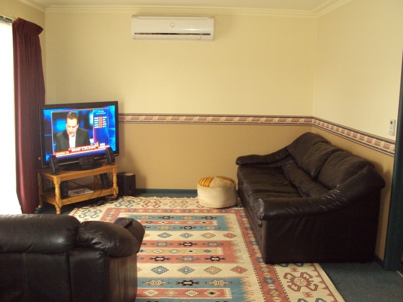 2 Baden Powell Place, Strathdale VIC 3550