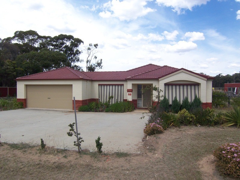 66 Racecourse Road, Epsom VIC 3551