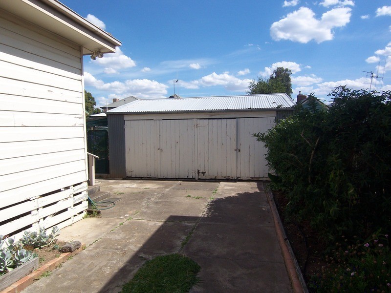 18 Phillip  Street, East Bendigo VIC 3550