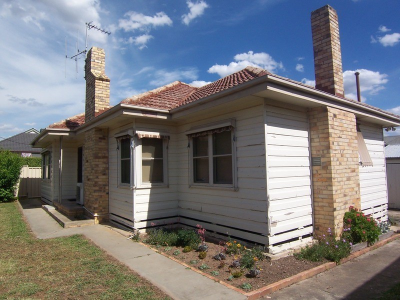18 Phillip  Street, East Bendigo VIC 3550