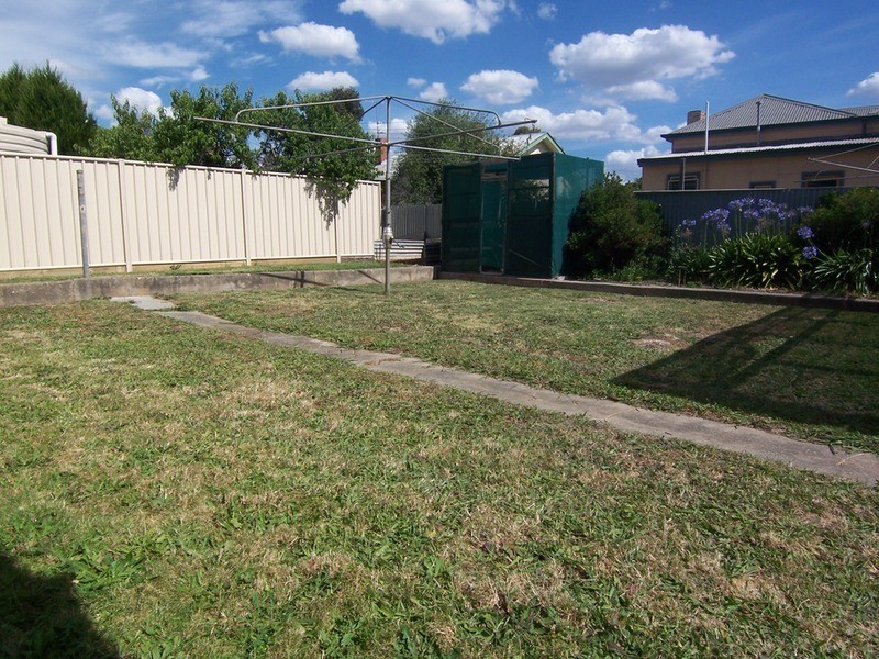 18 Phillip  Street, East Bendigo VIC 3550