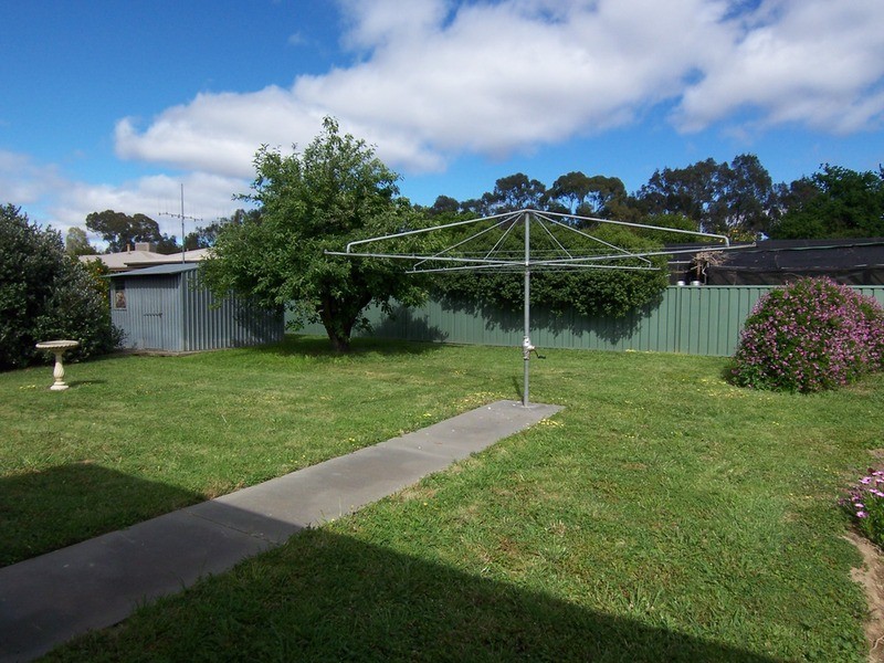 2 Martin Court, Kangaroo Flat VIC 3555