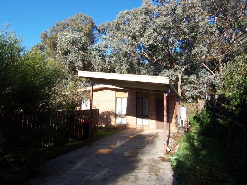 2/2 Carey Court, Spring Gully VIC 3550