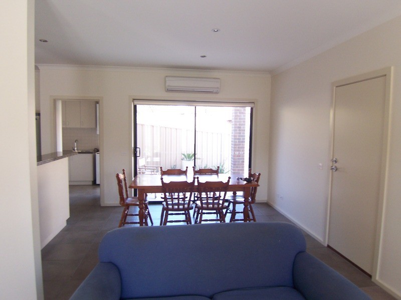 4/50 Race Street, Flora Hill VIC 3550