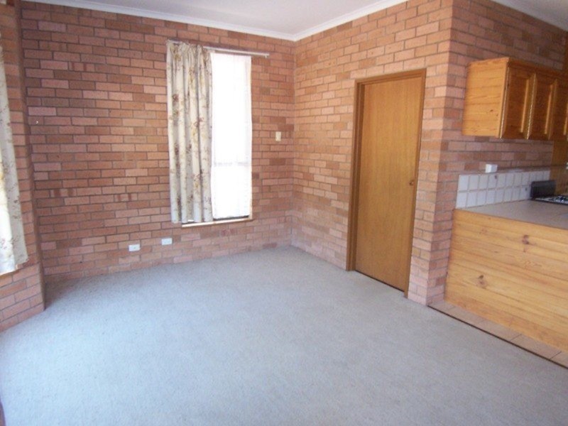 2/154 Harley Street, Strathdale VIC 3550