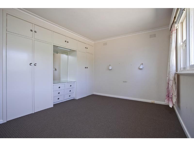 18 Mahon Avenue, Kennington VIC 3550