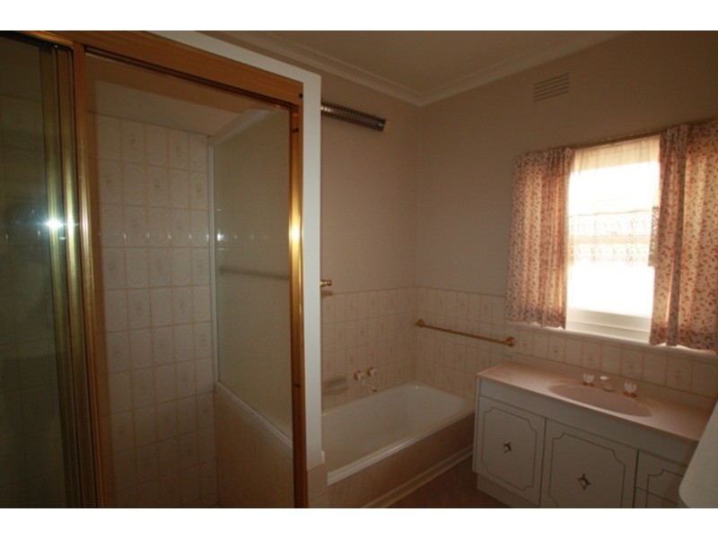 18 Mahon Avenue, Kennington VIC 3550