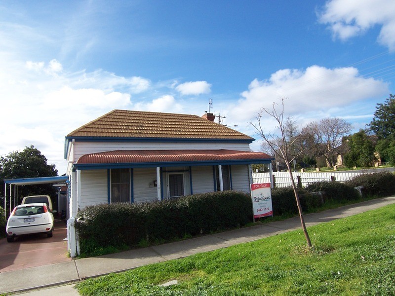 15 Carolin Street, Flora Hill VIC 3550