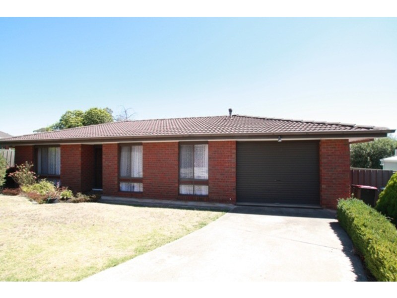 2/203 St Aidens Road, Kennington VIC 3550