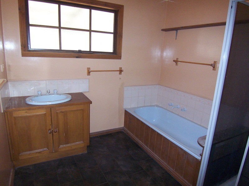 68 Cemetery  Road, Lockwood VIC 3551