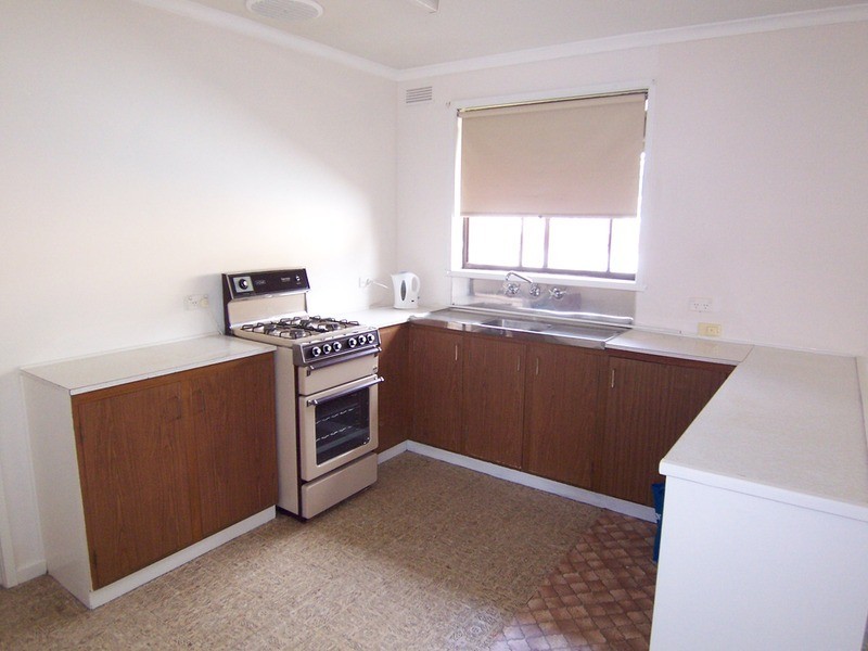 1a/1 Olympic  Parade, Kangaroo Flat VIC 3555