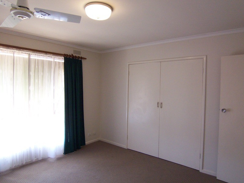 1a/1 Olympic  Parade, Kangaroo Flat VIC 3555