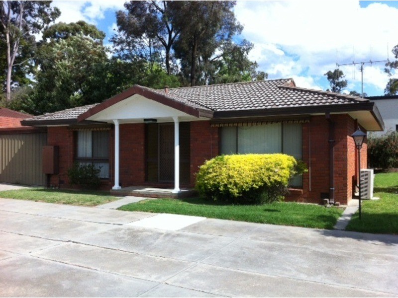 1/7 Carola Court, Kennington VIC 3550