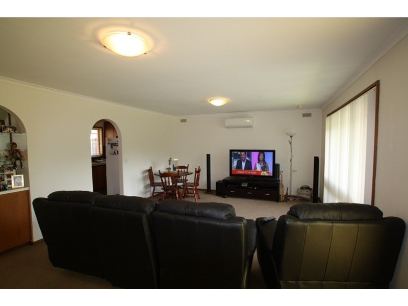 1/7 Carola Court, Kennington VIC 3550