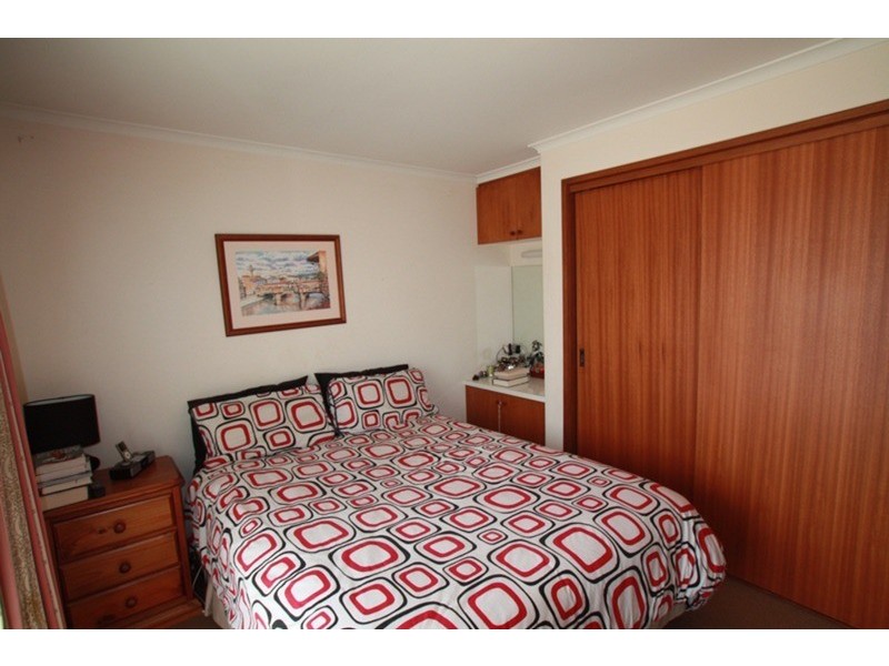 1/7 Carola Court, Kennington VIC 3550