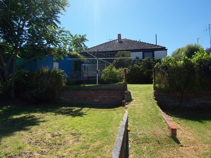 32 Sternberg Street, Kennington VIC 3550