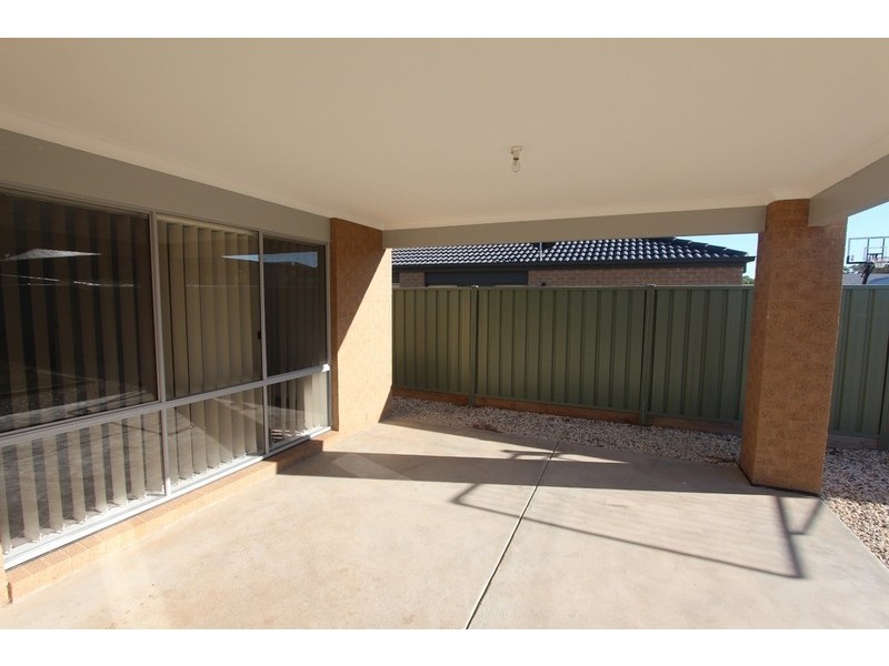 25 Sanctuary Boulevard, Maiden Gully VIC 3551