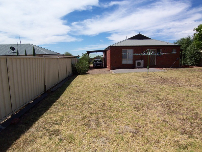 17 Mathrick Street, Eaglehawk VIC 3556