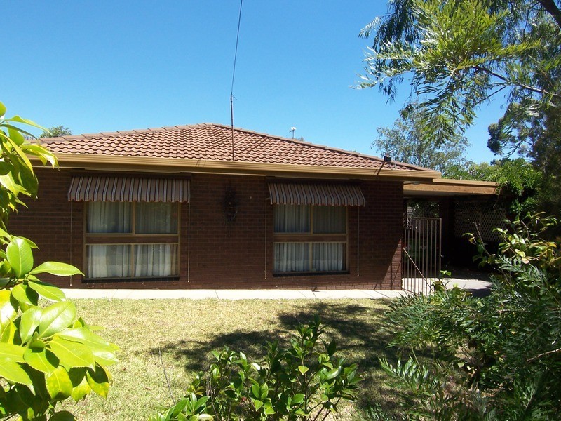 10 Cousins Street, Strathdale VIC 3550