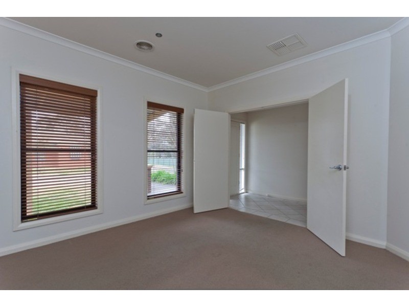 2 Park Terrace, Kangaroo Flat VIC 3555