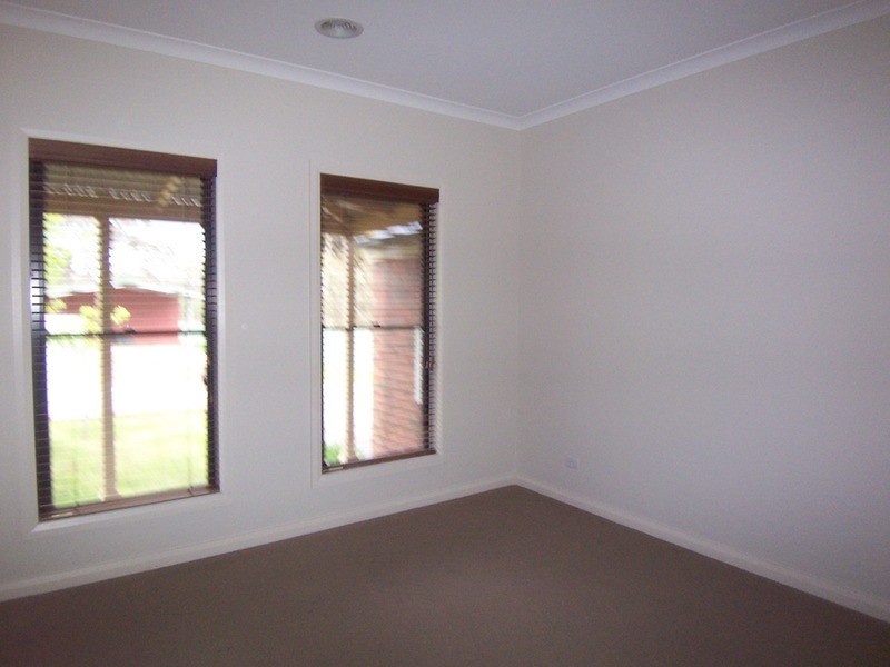 2 Park Terrace, Kangaroo Flat VIC 3555