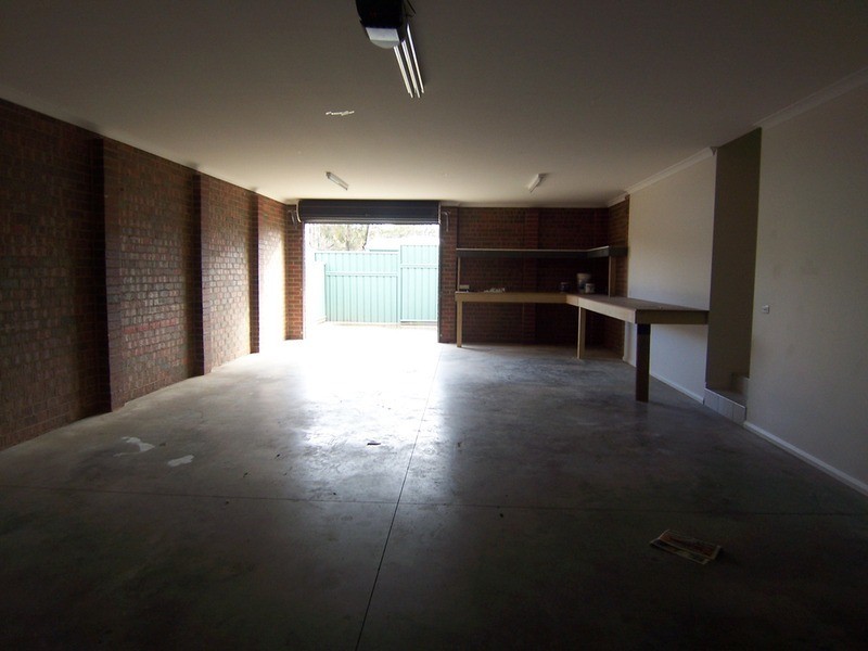 2 Park Terrace, Kangaroo Flat VIC 3555