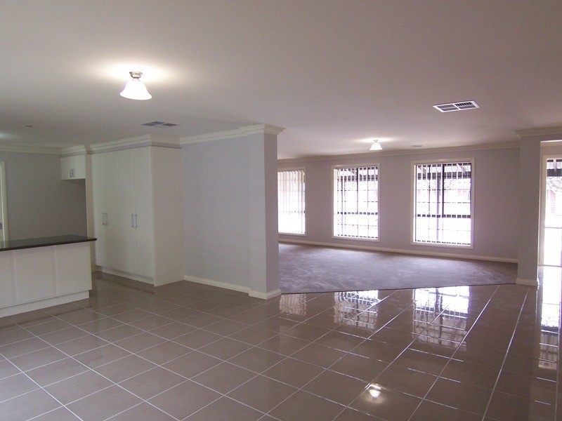 14 Lyndam Avenue, Maiden Gully VIC 3551