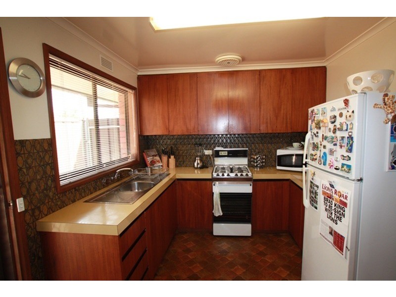 1/7 Carola Court, Kennington VIC 3550