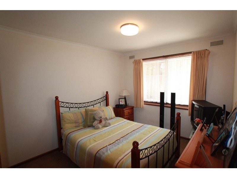 1/7 Carola Court, Kennington VIC 3550