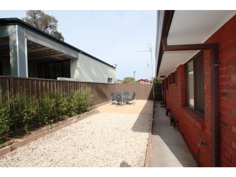 1/7 Carola Court, Kennington VIC 3550