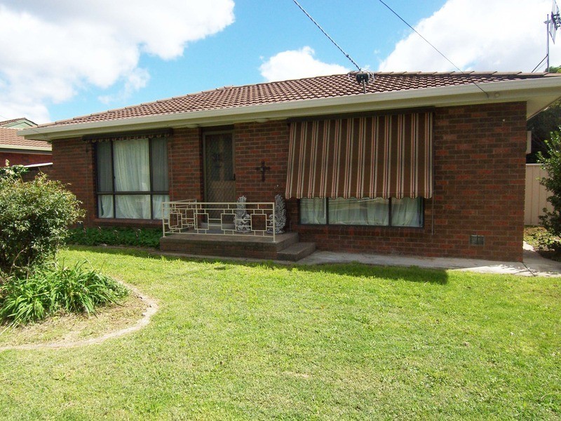 1/2 Beverley Street, Kangaroo Flat VIC 3555