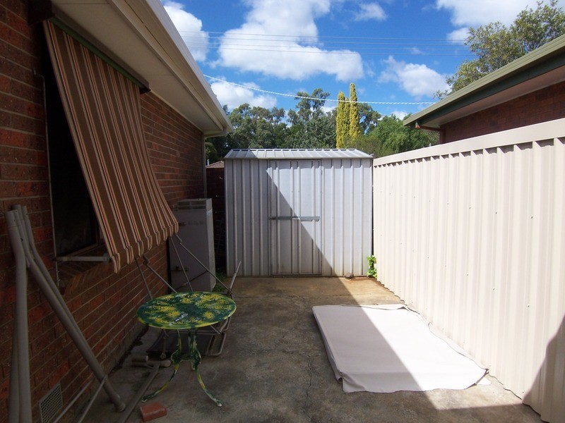 1/2 Beverley Street, Kangaroo Flat VIC 3555