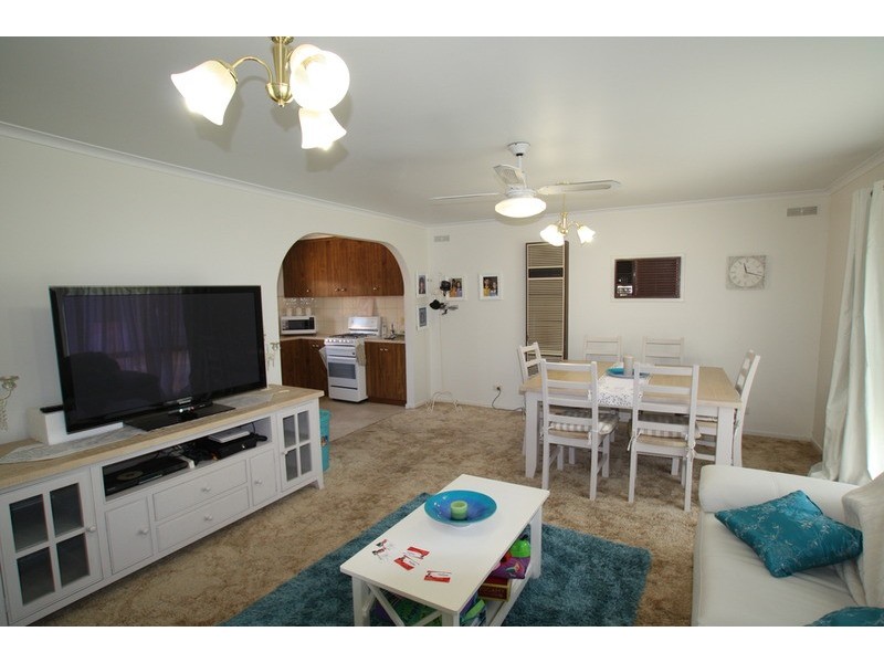 1/2 Beverley Street, Kangaroo Flat VIC 3555