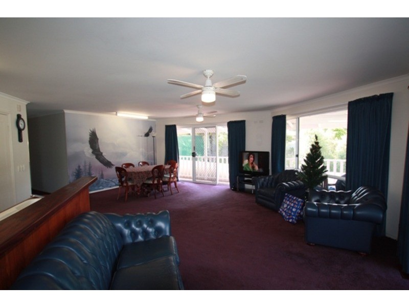11 Fraser Court, Kangaroo Flat VIC 3555