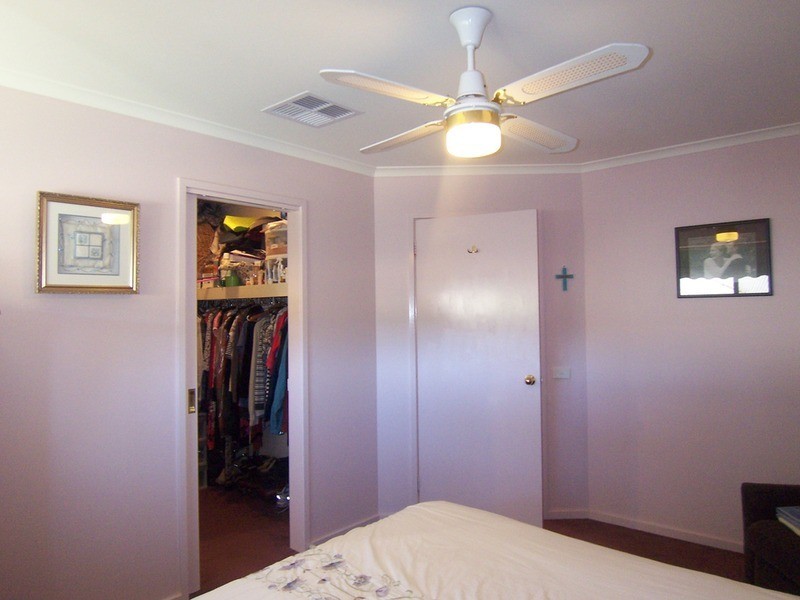 14 Moyna Drive, Spring Gully VIC 3550