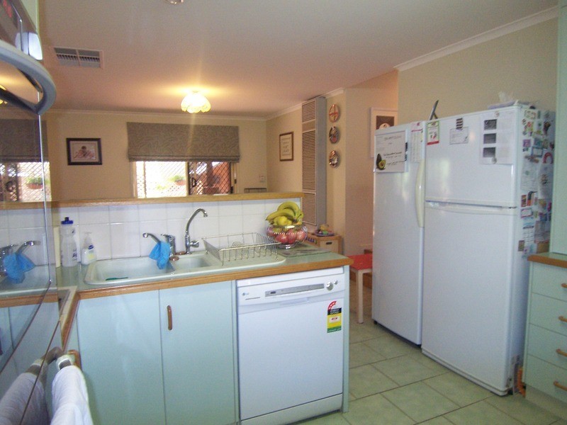 14 Moyna Drive, Spring Gully VIC 3550