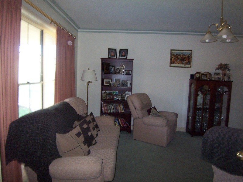 4 Davey Close, Flora Hill VIC 3550