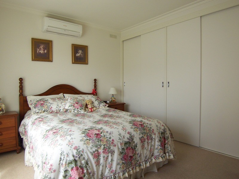 18 Raymond Avenue, Flora Hill VIC 3550