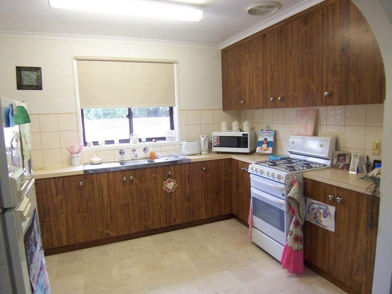 1/2 Beverley Street, Kangaroo Flat VIC 3555