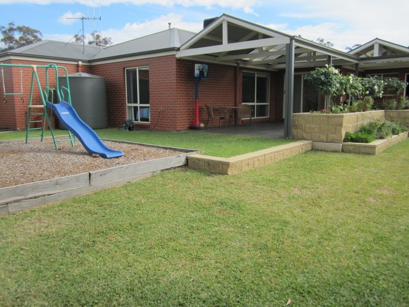 51 Arthurs Crescent, Strathfieldsaye VIC 3551