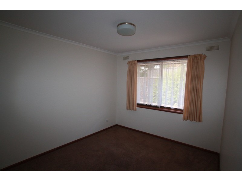 8 Allpress Drive, Golden Square VIC 3555