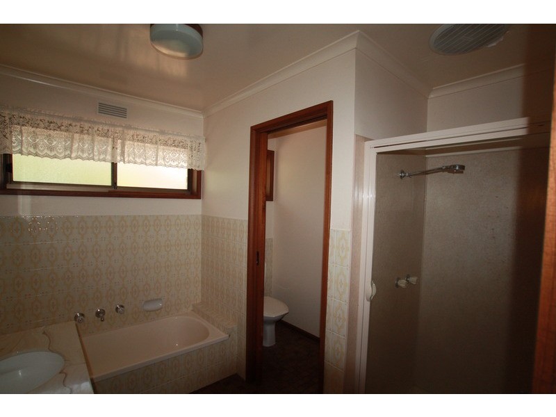 8 Allpress Drive, Golden Square VIC 3555