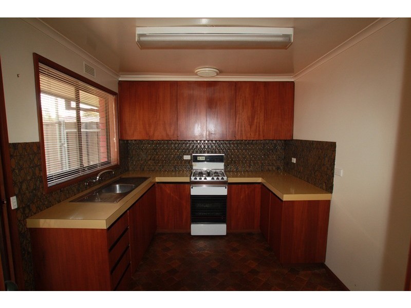 8 Allpress Drive, Golden Square VIC 3555