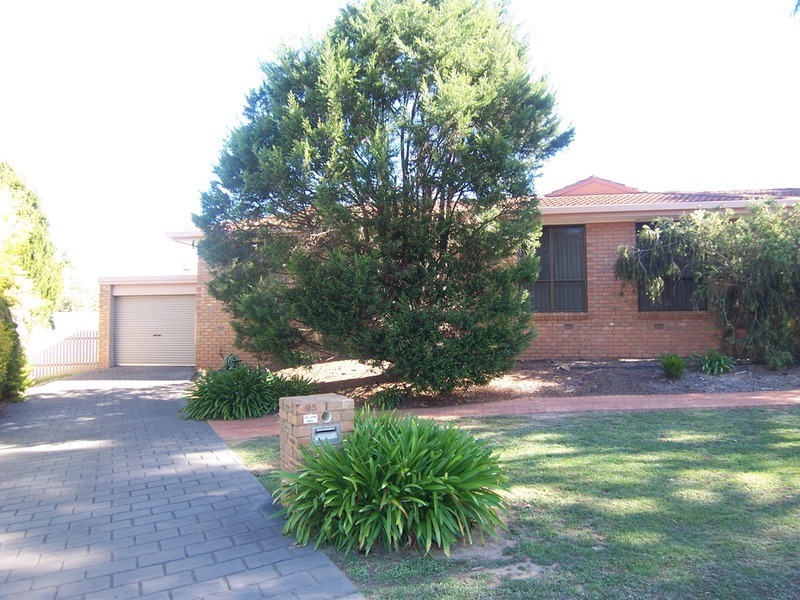 25 Landale Drive, Strathdale VIC 3550