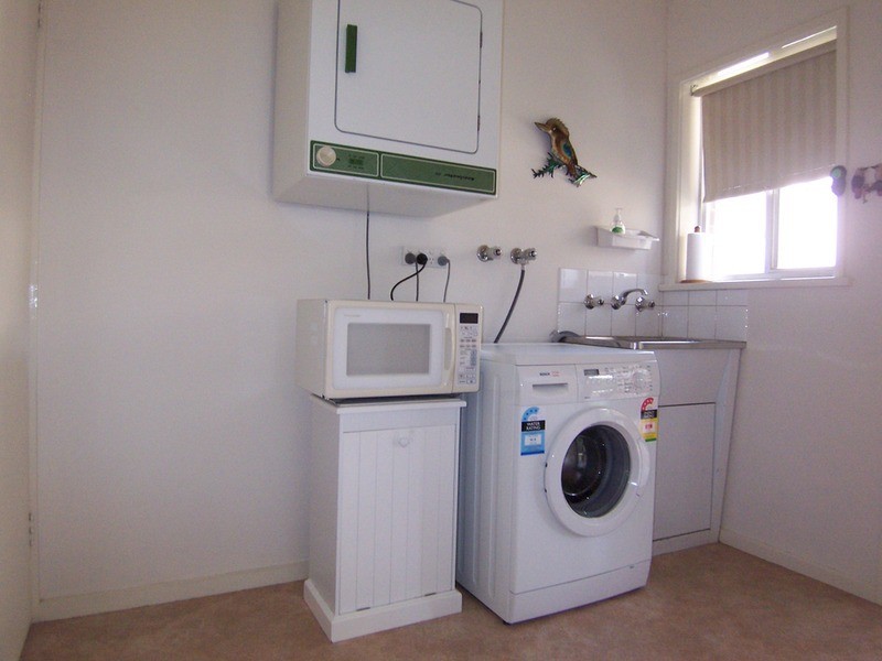 18 Raymond Avenue, Flora Hill VIC 3550