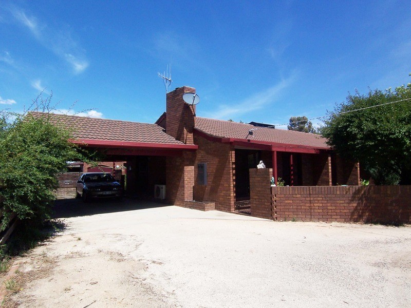 32 Pine Grove, Goornong VIC 3557