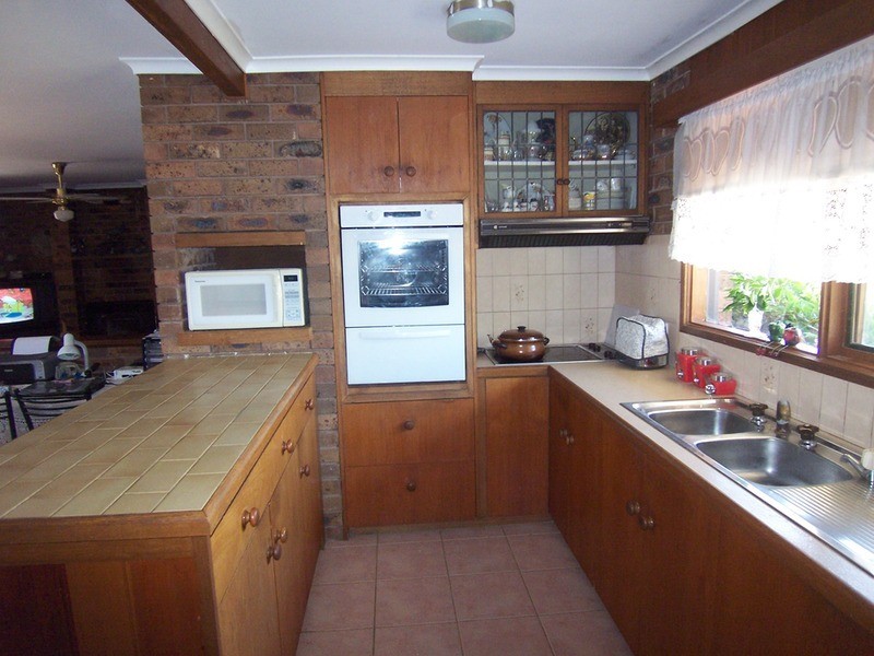 32 Pine Grove, Goornong VIC 3557