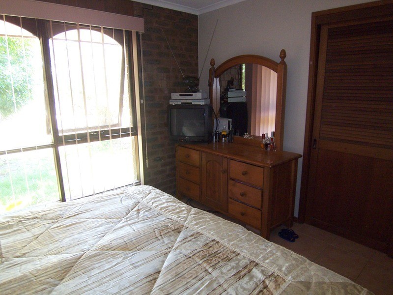 32 Pine Grove, Goornong VIC 3557